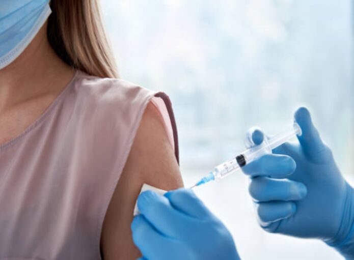 Zmiany w szczepieniach przeciw COVID-19