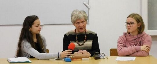 Spotkanie z emerytowaną nauczycielką żyrardowskiego liceum, panią Zofią Wilk oczami młodych reporterów