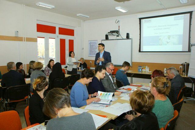 ​Dwujęzyczność w kieleckich szkołach - na ten temat odbędzie się dzisiaj dyskusja w Świętokrzyskim Centrum Doskonalenia Nauczycieli w Kielcach