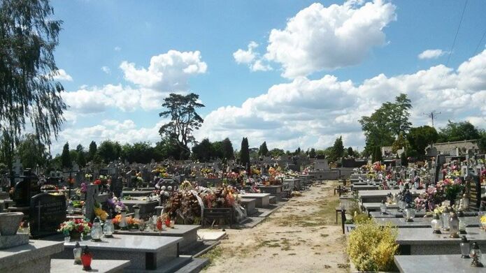 ​Uroczystości pogrzebowe w kaplicy na cmentarzu w Cedzynie zostały zawieszone