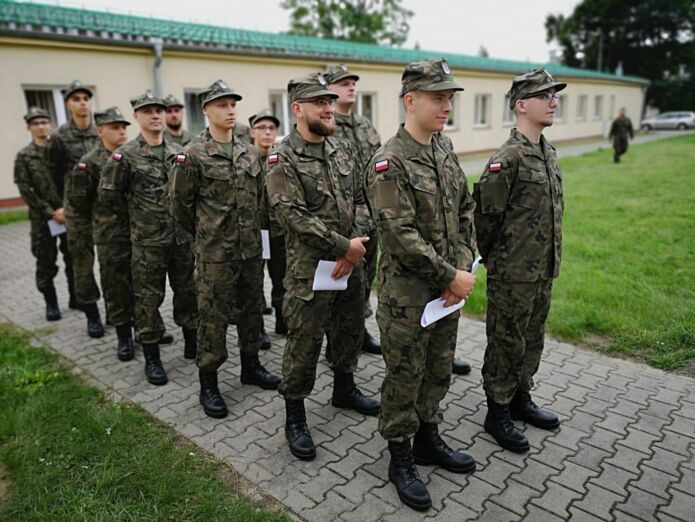 40 ochotników rozpoczęło szkolenie podstawowe w 9 Łódzkiej Brygadzie Obrony Terytorialnej